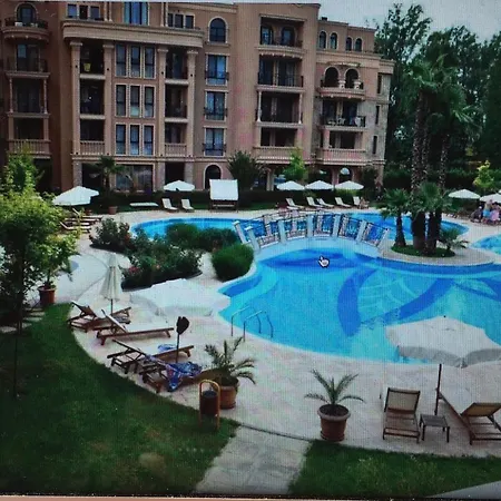 Aphrodite Gardens Studio-apartment D-102 شقة *